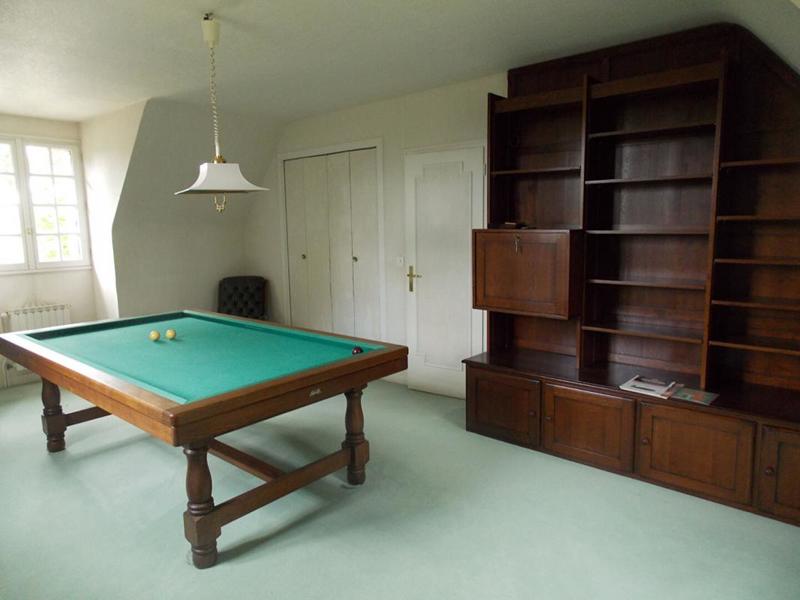 Maison - 230 m² - 8 pièces