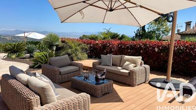 Maison - 192 m² - 6 pièces