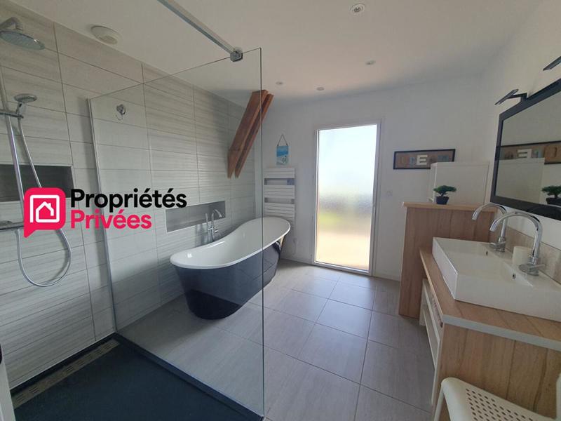 Maison - 180 m² - 5 pièces