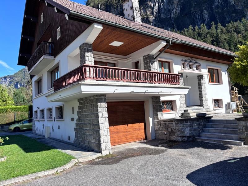 Appartement ancien - 116 m² - 3 pièces