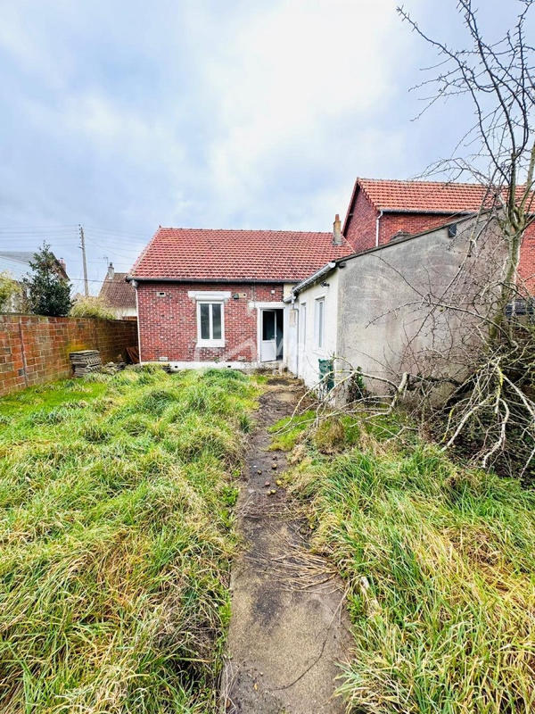 Maison - 90 m² - 5 pièces