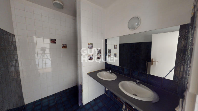 Maison - 284 m² - 11 pièces