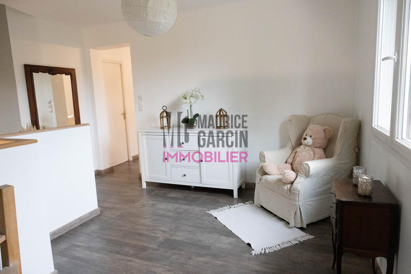 Maison - 238 m² - 6 pièces