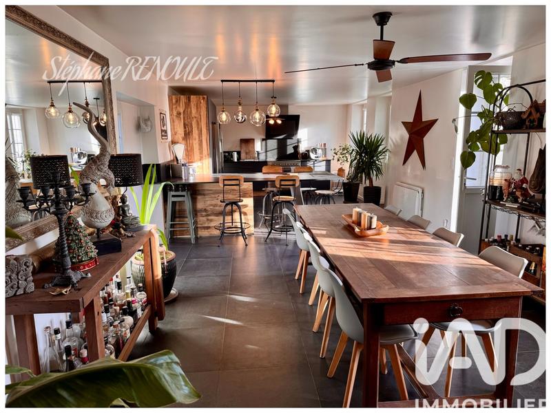 Maison - 218 m² - 6 pièces