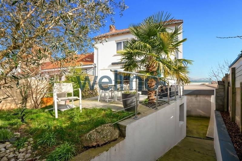 Maison - 180 m² - 6 pièces