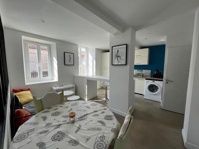 Immeuble - 324 m² - 20 pièces