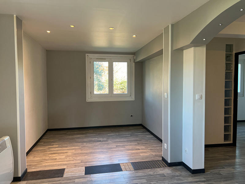 Maison - 237 m² - 11 pièces