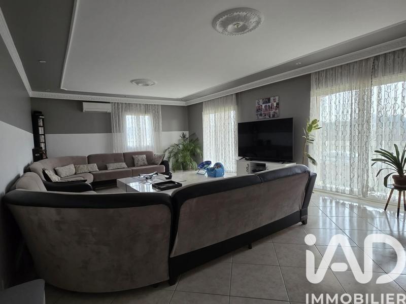 Maison - 219 m² - 6 pièces