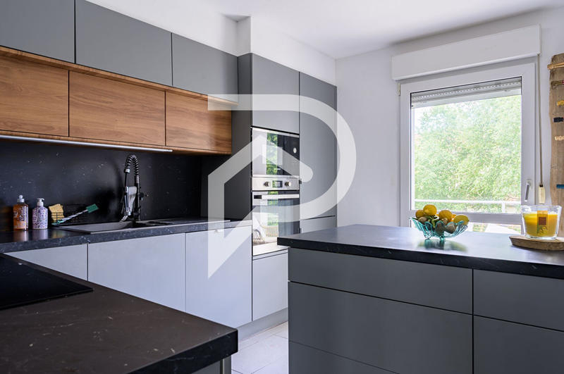 Appartement - 125 m² - 5 pièces