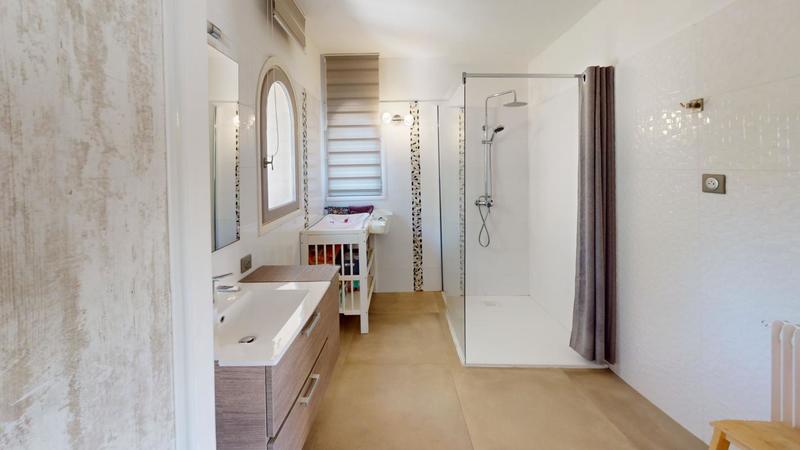 Villa - 204 m² - 6 pièces