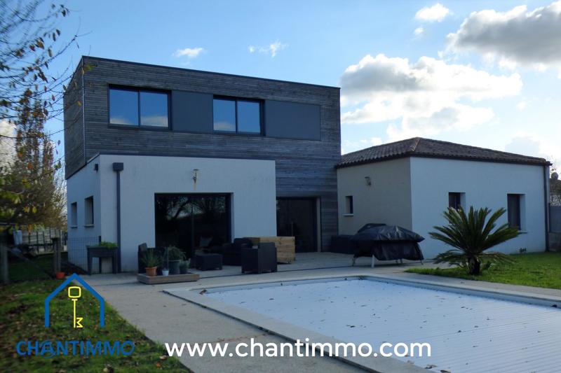 Maison - 186 m² - 8 pièces