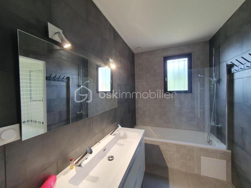 Maison traditionnelle - 120 m² - 5 pièces