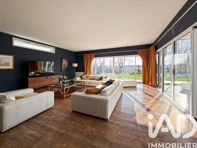 Maison - 280 m² - 8 pièces