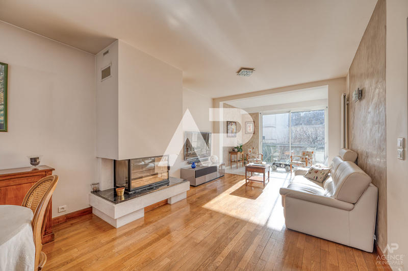 Maison - 179 m² - 7 pièces