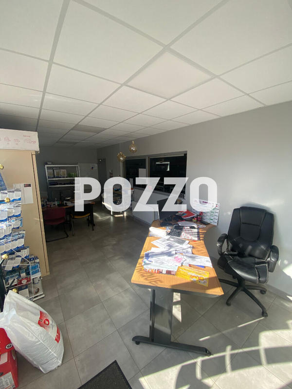 Local commercial - 200 m²
