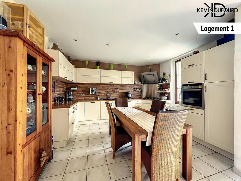 Maison - 200 m² - 6 pièces