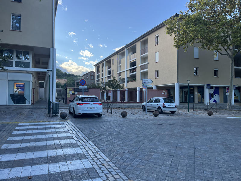 Local commercial - 128 m²