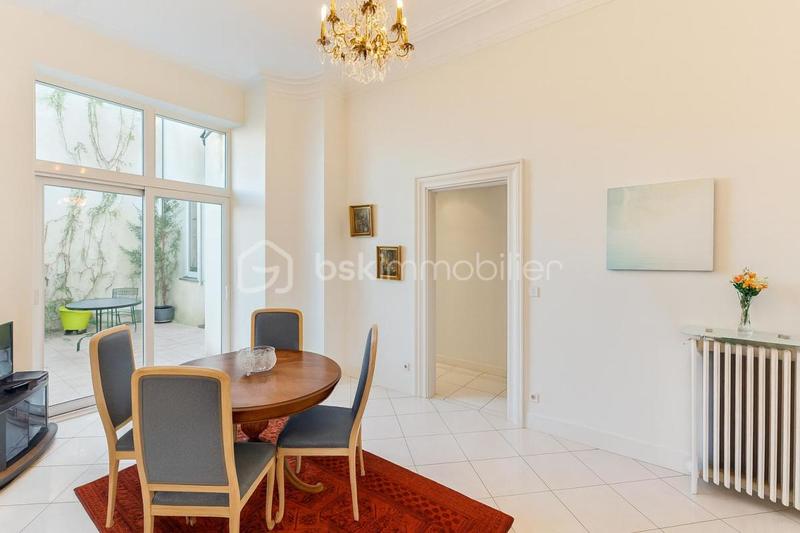 Immeuble - 295 m² - 14 pièces