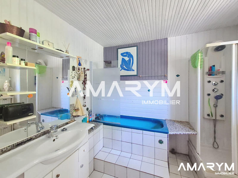 Maison traditionnelle - 143 m² - 8 pièces