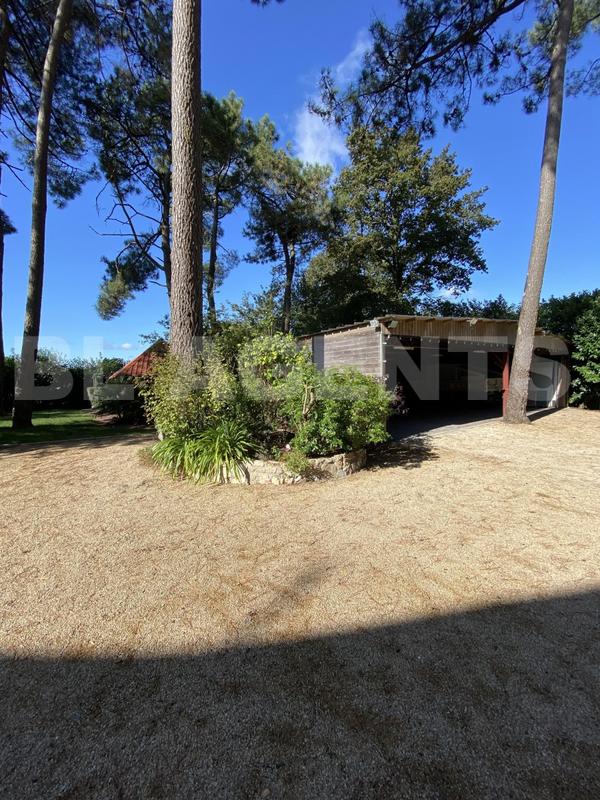 Propriété - 203 m² - 7 pièces