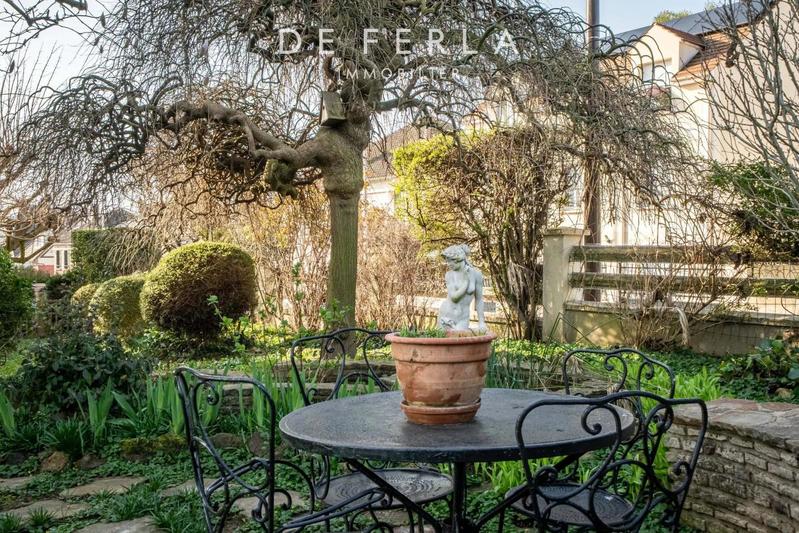 Maison - 201 m² - 10 pièces