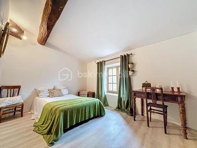 Maison en pierre - 256 m² - 9 pièces