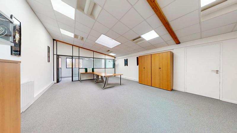 Bureau - 60 m² - 1 pièce