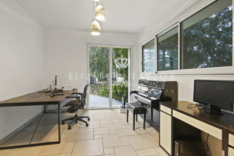 Maison - 450 m² - 11 pièces