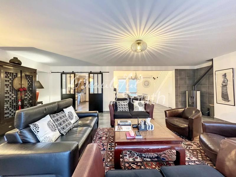 Maison - 162 m² - 6 pièces