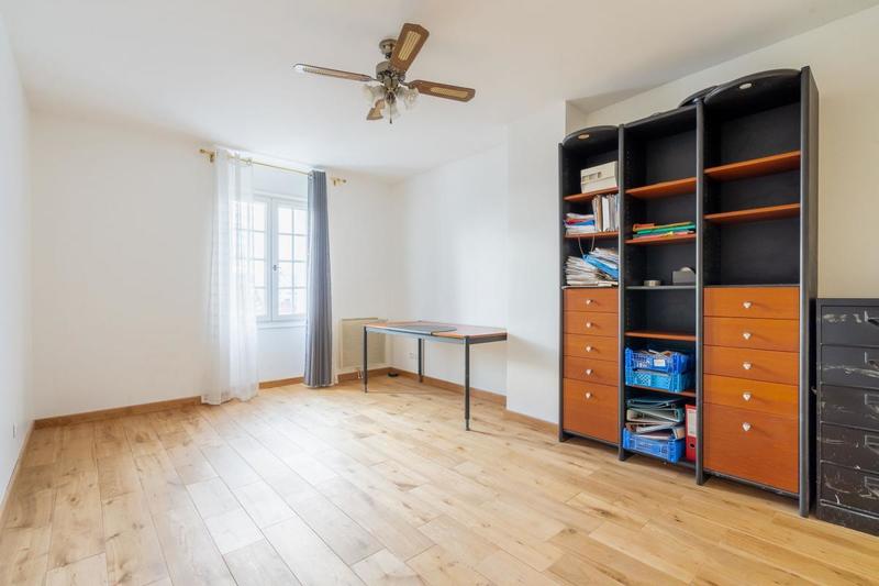 Maison - 245 m² - 6 pièces