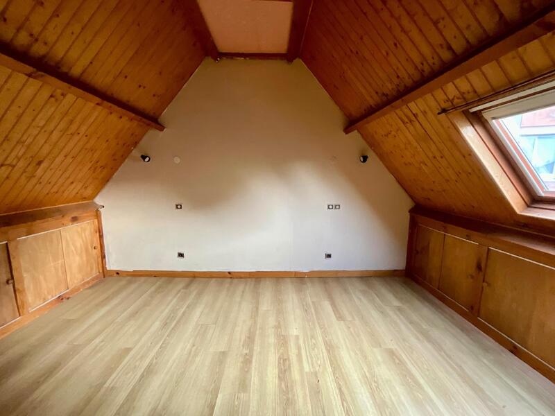 Maison - 227 m² - 9 pièces