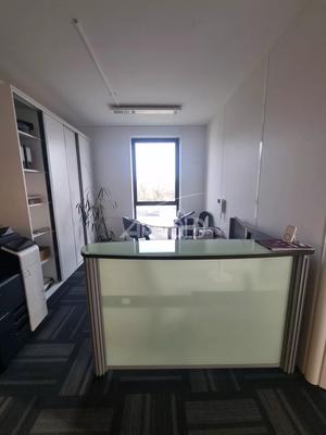 Bureau - 115 m² - 8 pièces