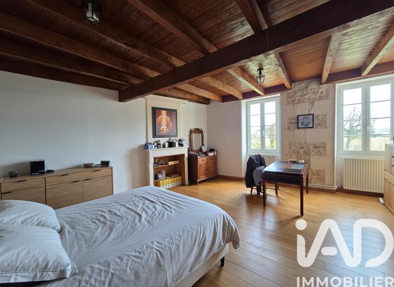 Maison - 260 m² - 8 pièces