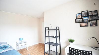Chambre - 11 m² - 4 pièces
