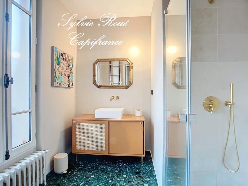 Maison - 430 m² - 12 pièces