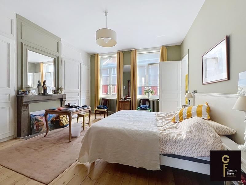 Maison - 255 m² - 9 pièces