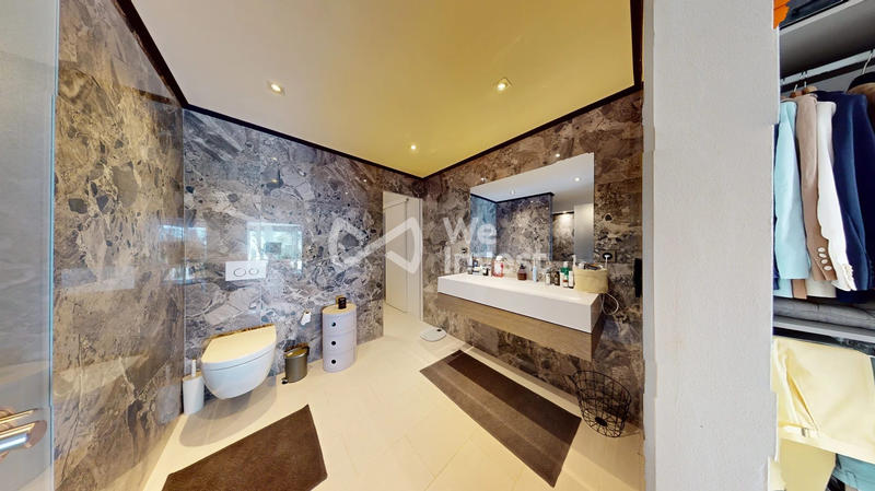 Appartement - 184 m² - 5 pièces