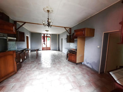 Maison - 210 m² - 7 pièces
