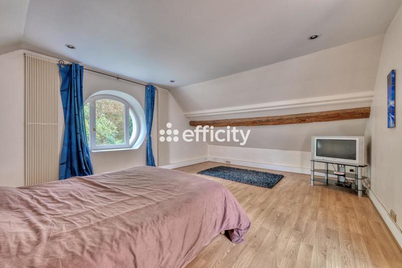 Demeure - 270 m² - 8 pièces