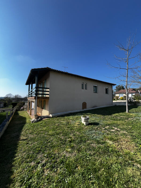 Maison - 110 m² - 6 pièces