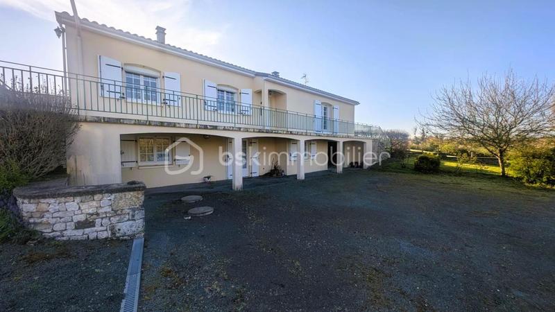 Maison traditionnelle - 130 m² - 8 pièces