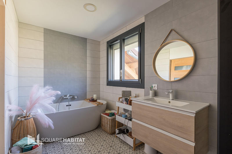 Maison - 170 m² - 7 pièces