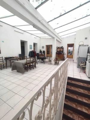 Maison - 320 m² - 10 pièces