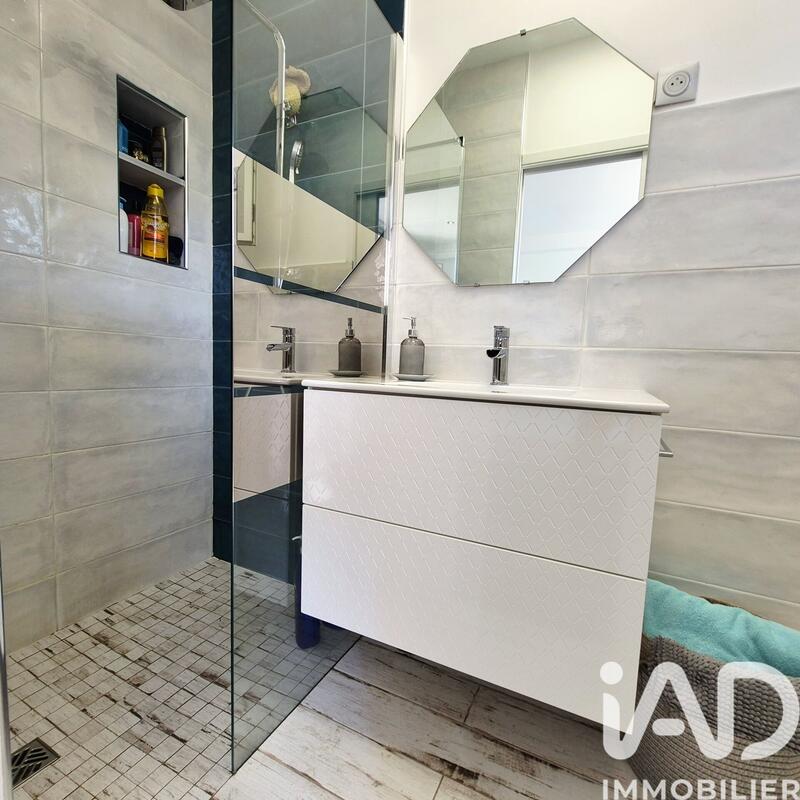 Maison - 198 m² - 7 pièces