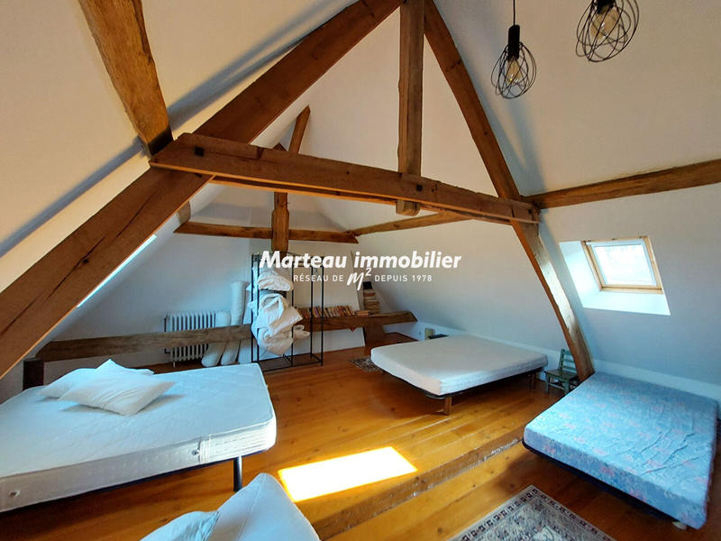 Maison - 250 m² - 8 pièces