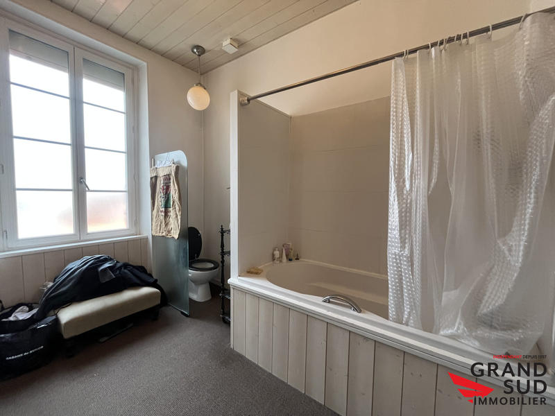 Maison - 370 m² - 10 pièces