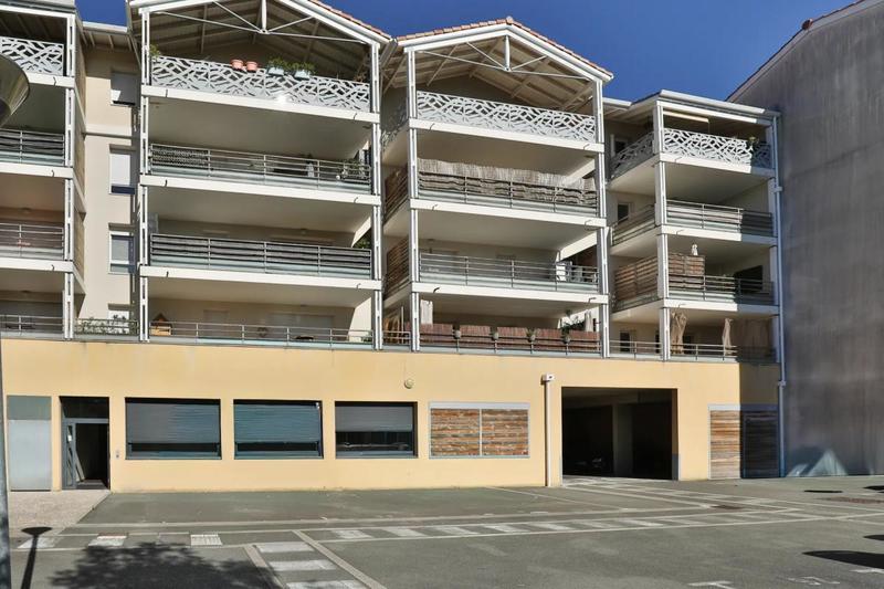 Studio - 30 m² - 1 pièce