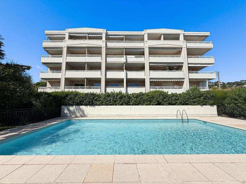 Appartement - 95 m² - 4 pièces