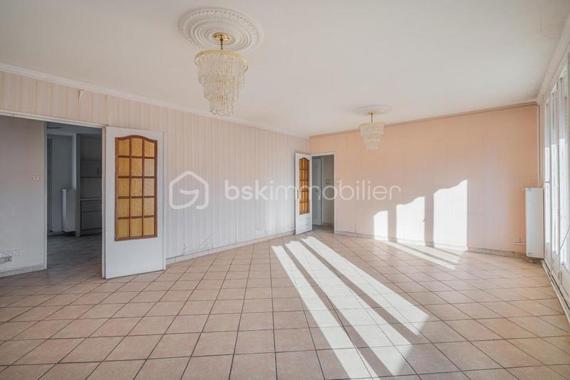 Appartement - 83 m² - 5 pièces