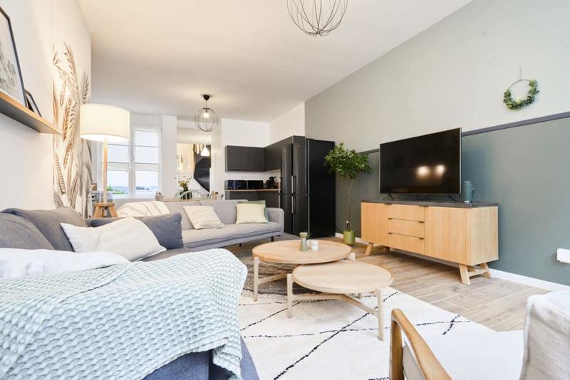 Maison - 224 m² - 11 pièces